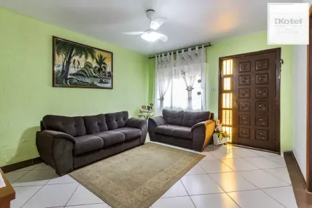 Casa com 3 Quartos à venda, 160m² no Santa Maria Goretti, Porto Alegre