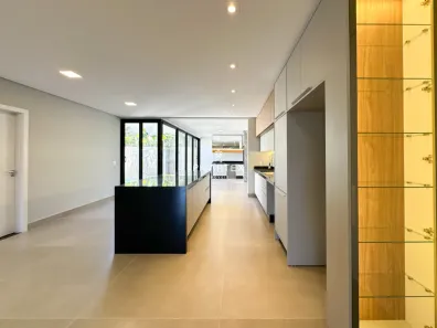 Sobrado com 4 Quartos à venda, 258m² no Cidade Industrial 2, Londrina
