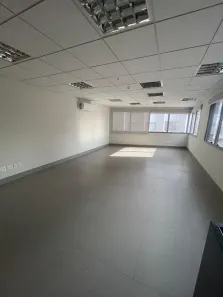 Sala Comercial à venda, 62m² no Floresta, Porto Alegre