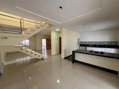 Casa com 3 Quartos para alugar, 240m² no Loteamento Villa Branca, Jacareí