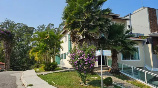 Sobrado com 4 Quartos para alugar, 300m² no Aruã, Mogi das Cruzes