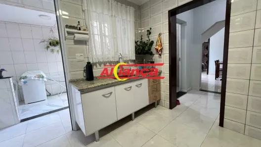 Casa com 3 Quartos para alugar, 155m² no Vila Galvão, Guarulhos