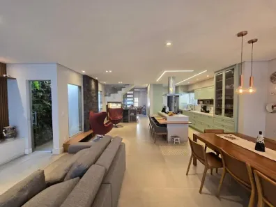 Casa de Condomínio com 3 Quartos à venda, 225m² no Parque dos Príncipes, São Paulo