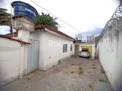 Casa com 3 Quartos à venda, 205m² no Osvaldo Rezende, Uberlândia
