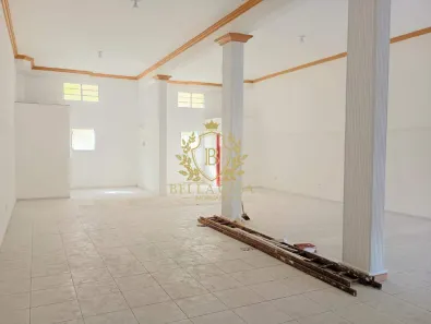 Ponto Comercial para alugar, 100m² no Centro, Araruama