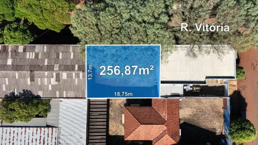 Lote/Terreno à venda, 256m² no Vila Esperança, Maringá