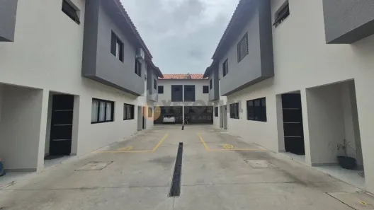 Sobrado com 3 Quartos à venda, 150m² no Cidade Jardim, Caraguatatuba