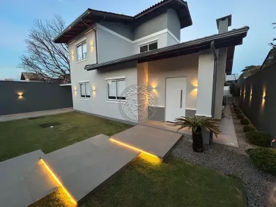 Casa com 5 Quartos à venda, 234m² no Campeche, Florianópolis
