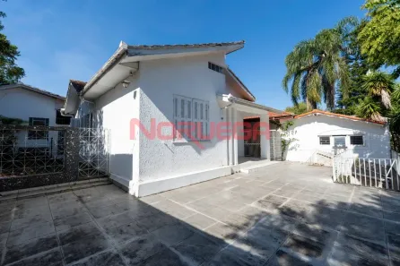 Casa com 3 Quartos para alugar, 145m² no Mercês, Curitiba