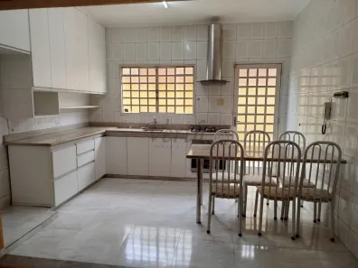 Sobrado com 3 Quartos para alugar, 300m² no Jardim Jacira, Mogi Guaçu