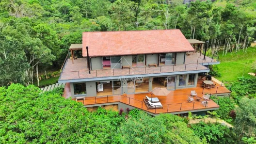 Casa de Condomínio com 3 Quartos à venda, 500m² no Pedro do Rio, Petrópolis