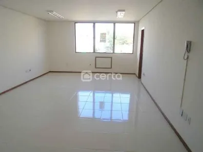 Sala Comercial para alugar, 47m² no Floresta, Porto Alegre