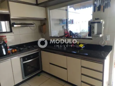 Casa com 2 Quartos à venda, 115m² no Jardim Ipanema, Uberlândia