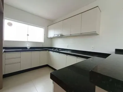 Apartamento com 3 Quartos para alugar, 140m² no Centenário, Jaraguá do Sul