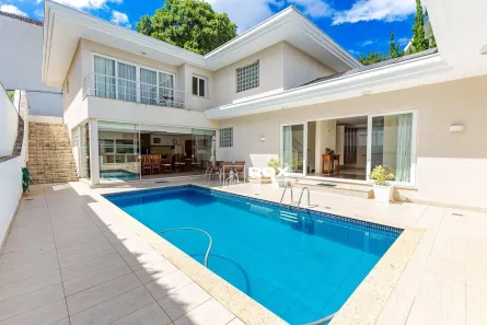 Casa de Condomínio com 4 Quartos para alugar, 431m² no Taboão, Curitiba