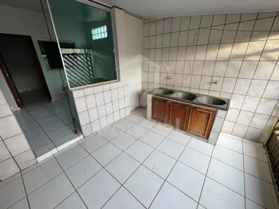 Casa com 4 Quartos para alugar, 100m² no Residencial Gramado, Uberlândia