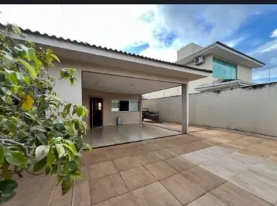 Casa com 3 Quartos à venda, 220m² no Jardim América, Goiânia