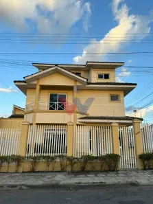 Sobrado com 3 Quartos à venda, 271m² no Centro, Campo Largo