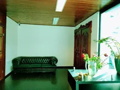Casa com 15 Quartos para alugar, 1250m² no Jardim Everest, São Paulo