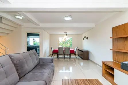 Sobrado com 3 Quartos para alugar, 170m² no Boqueirão, Curitiba