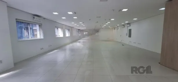 Ponto Comercial para alugar, 584m² no Centro Histórico, Porto Alegre