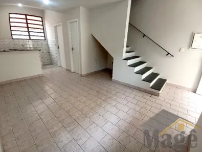 Casa de Condomínio com 2 Quartos para alugar, 67m² no Jardim Las Palmas, Guarujá