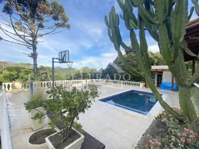 Casa com 5 Quartos à venda, 300m² no Valparaíso, Petrópolis