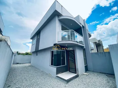 Casa com 2 Quartos para alugar, 75m² no Verdes Mares, Rio das Ostras