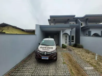 Casa de Condomínio com 3 Quartos para alugar, 176m² no Saguaçu, Joinville