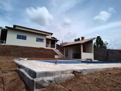 Fazenda/Sítio com 3 Quartos à venda, 200m² no Curral, Ibiúna