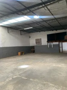 Galpão/Depósito/Armazém para alugar, 321m² no Navegantes, Porto Alegre