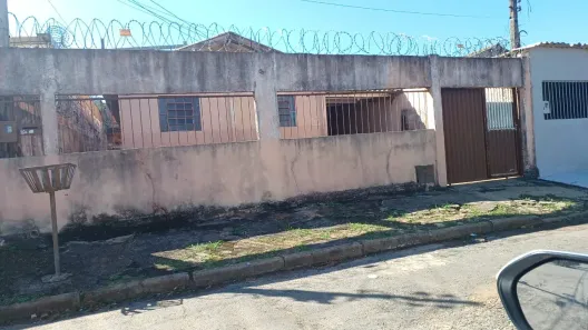 Casa com 3 Quartos à venda, 102m² no Conjunto Cachoeira Dourada, Goiânia