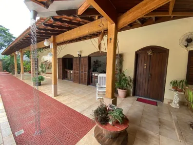 Fazenda/Sítio com 5 Quartos à venda, 400m² no Waldemar Hauer, Londrina