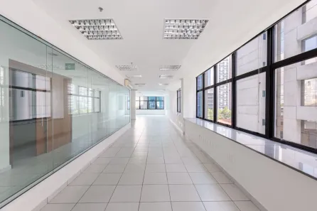 Ponto Comercial para alugar, 244m² no Vila Olímpia, São Paulo