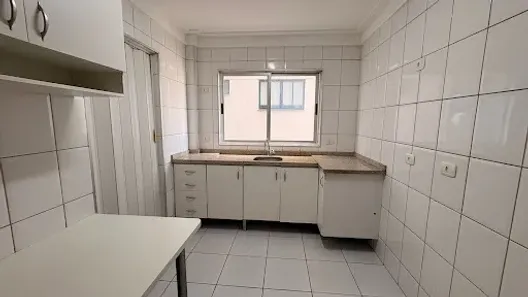 Apartamento com 2 Quartos para alugar, 65m² no Zona 07, Maringá