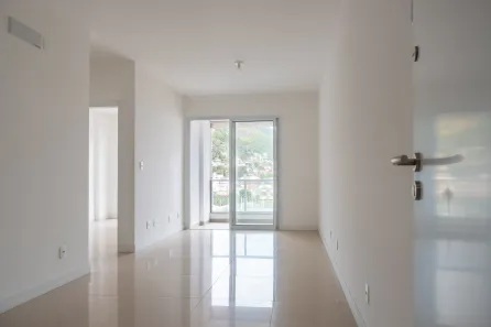 Apartamento com 2 Quartos para alugar, 87m² no Centro, Florianópolis