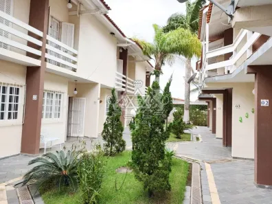 Sobrado com 2 Quartos à venda, 77m² no Balneário Copacabana, Caraguatatuba