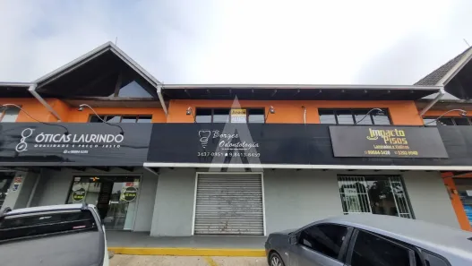 Ponto Comercial para alugar, 97m² no Iririú, Joinville