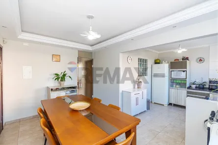 Casa com 4 Quartos à venda, 432m² no Cajuru, Curitiba