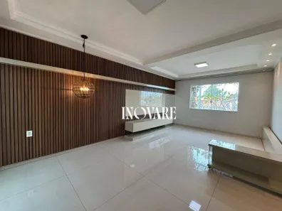 Casa com 3 Quartos para alugar, 230m² no Cidade Jardim, Uberlândia