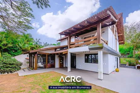 Sobrado com 3 Quartos à venda, 249m² no Itoupava Seca, Blumenau