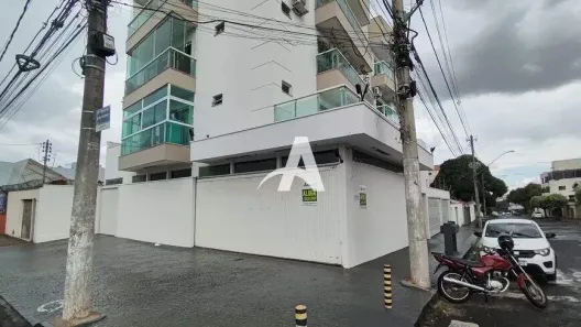 Ponto Comercial para alugar, 92m² no Santa Mônica, Uberlândia