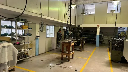 Galpão/Depósito/Armazém à venda, 500m² no Inhaúma, Rio de Janeiro