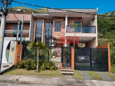 Casa de Condomínio com 4 Quartos à venda, 198m² no Jardim Sulacap, Rio de Janeiro