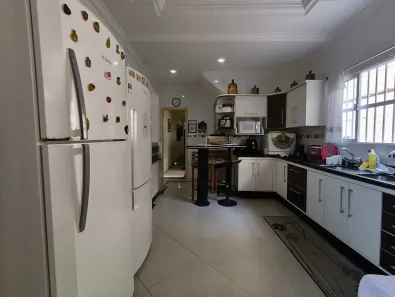 Sobrado com 3 Quartos à venda, 138m² no Tupi, Praia Grande