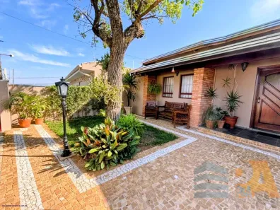 Casa com 3 Quartos à venda, 230m² no Jardim Alice, Jaguariúna