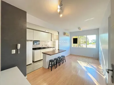 Apartamento com 2 Quartos à venda, 58m² no Camaquã, Porto Alegre