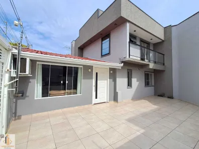 Sobrado com 3 Quartos à venda, 130m² no Campo Comprido, Curitiba