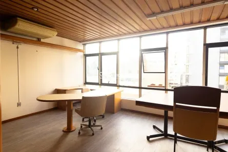 Sala Comercial para alugar, 73m² no Auxiliadora, Porto Alegre