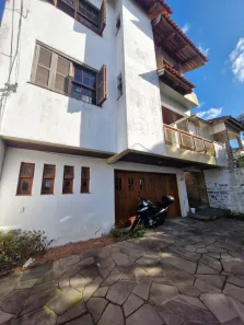 Casa com 3 Quartos à venda, 239m² no Medianeira, Porto Alegre